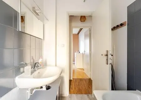 Comfortable T2 In Neudorf, Daire *